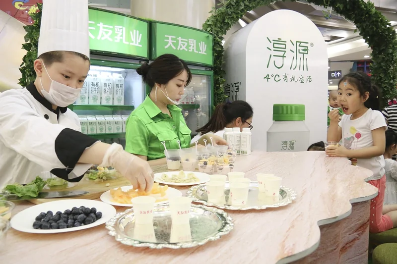 야외 무료 상영회 돗자리만 챙기면 OK